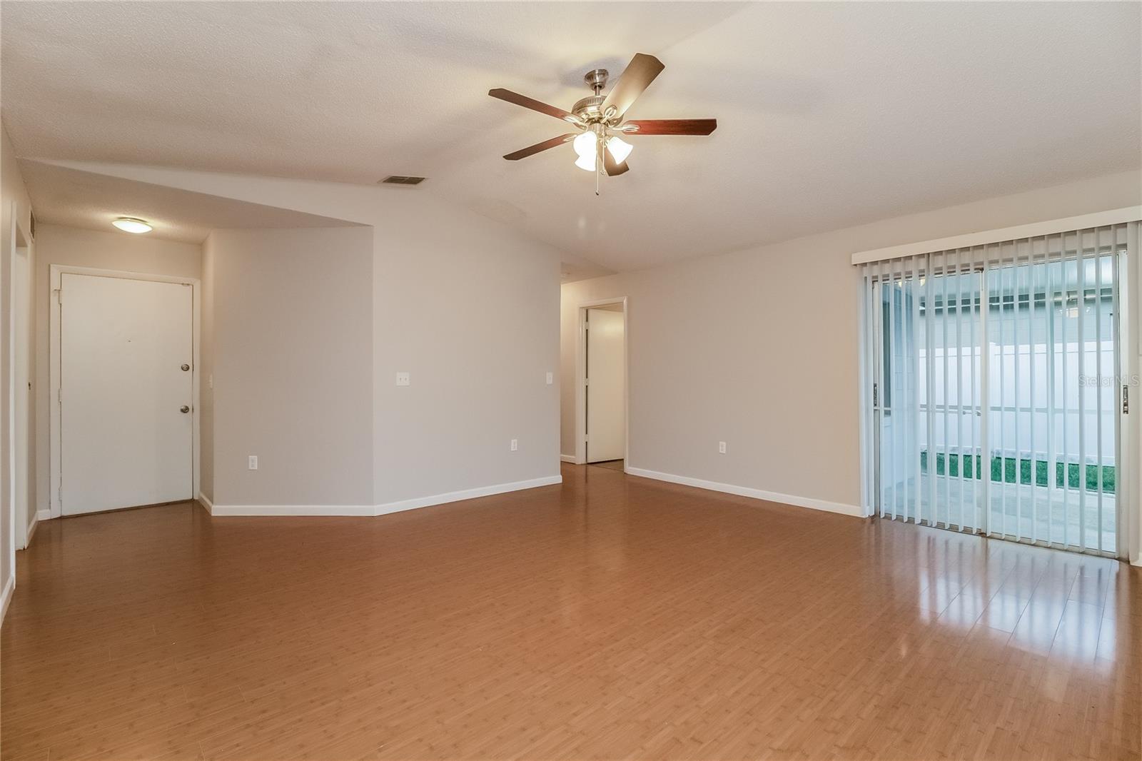 LAKEVIEW VILLAGE SEC L UNI - Residential Lease