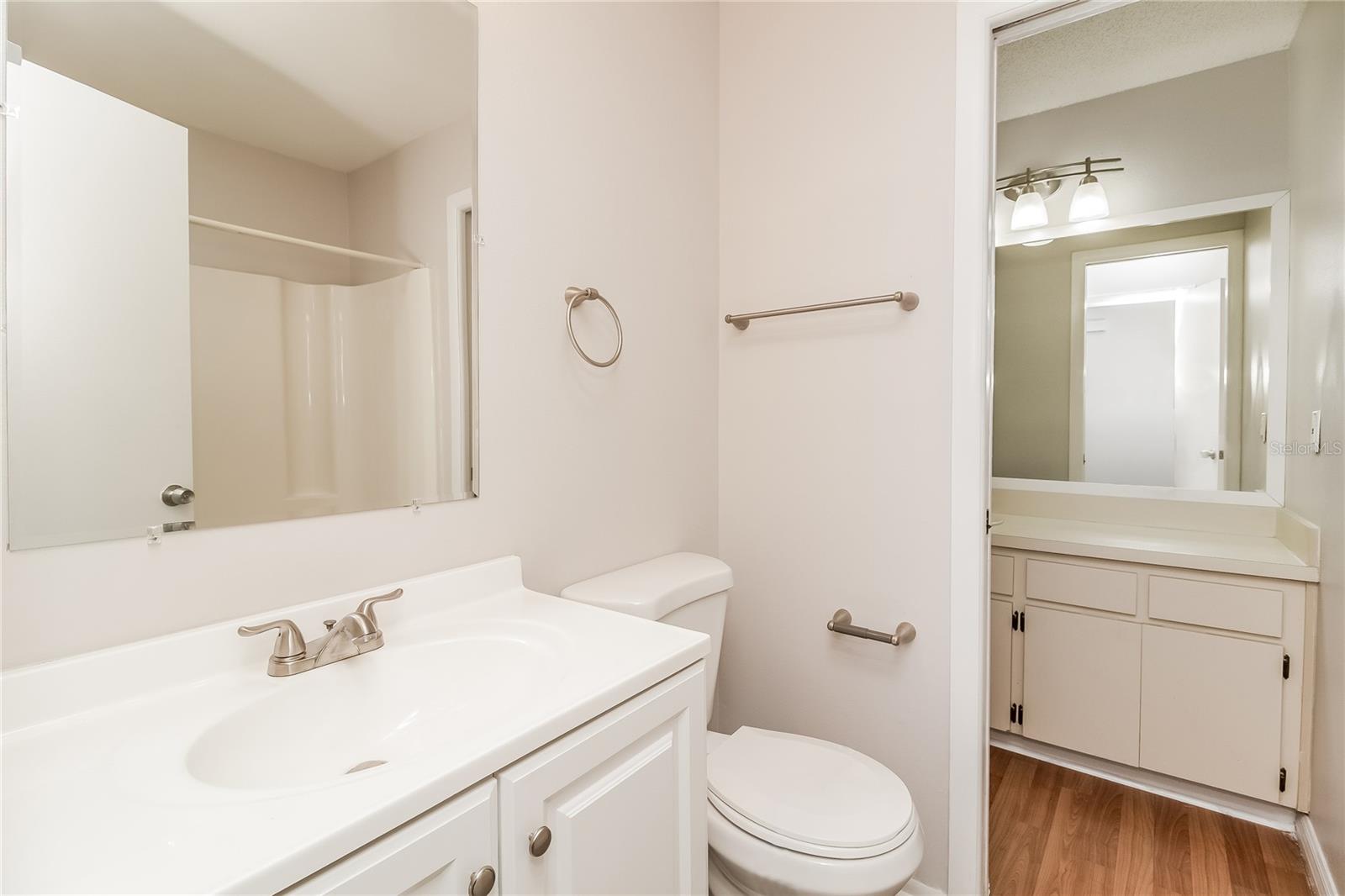 LAKEVIEW VILLAGE SEC L UNI - Residential Lease