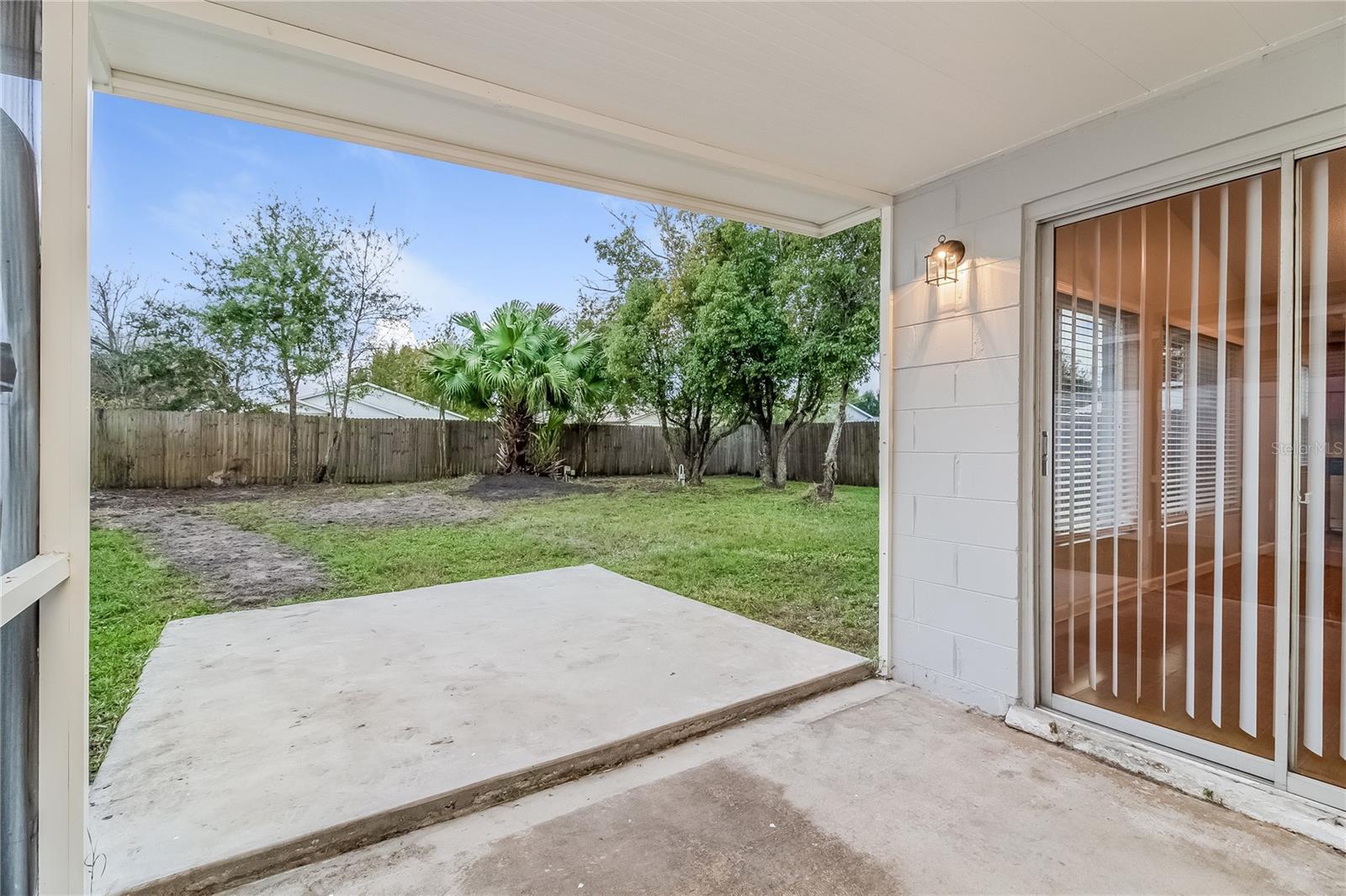 LAKEVIEW VILLAGE SEC L UNI - Residential Lease