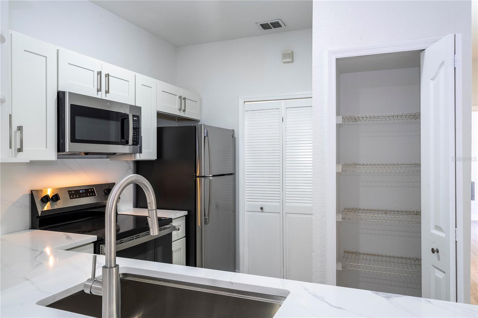 VISCONTI WEST CONDOMINIUM - Residential