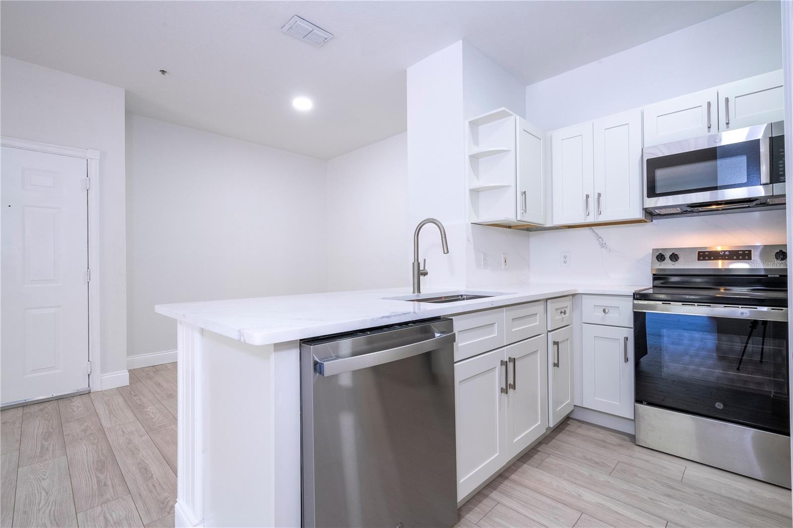 VISCONTI WEST CONDOMINIUM - Residential