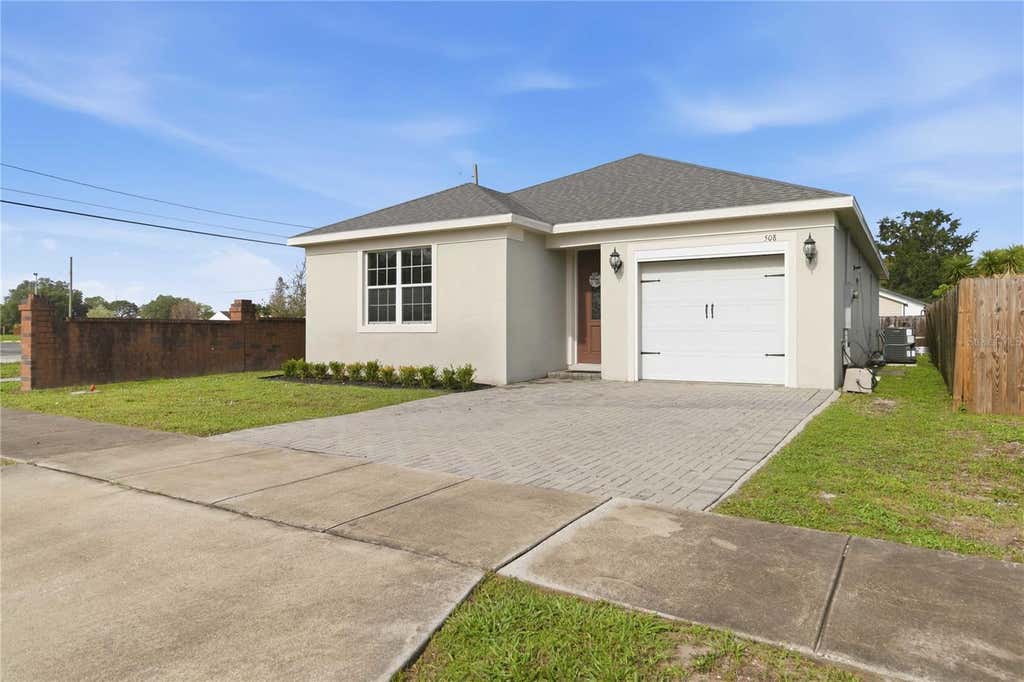 Photo of 508 Hibiscus Cove Drive, Orlando, FL 32807 (MLS # O6432326)