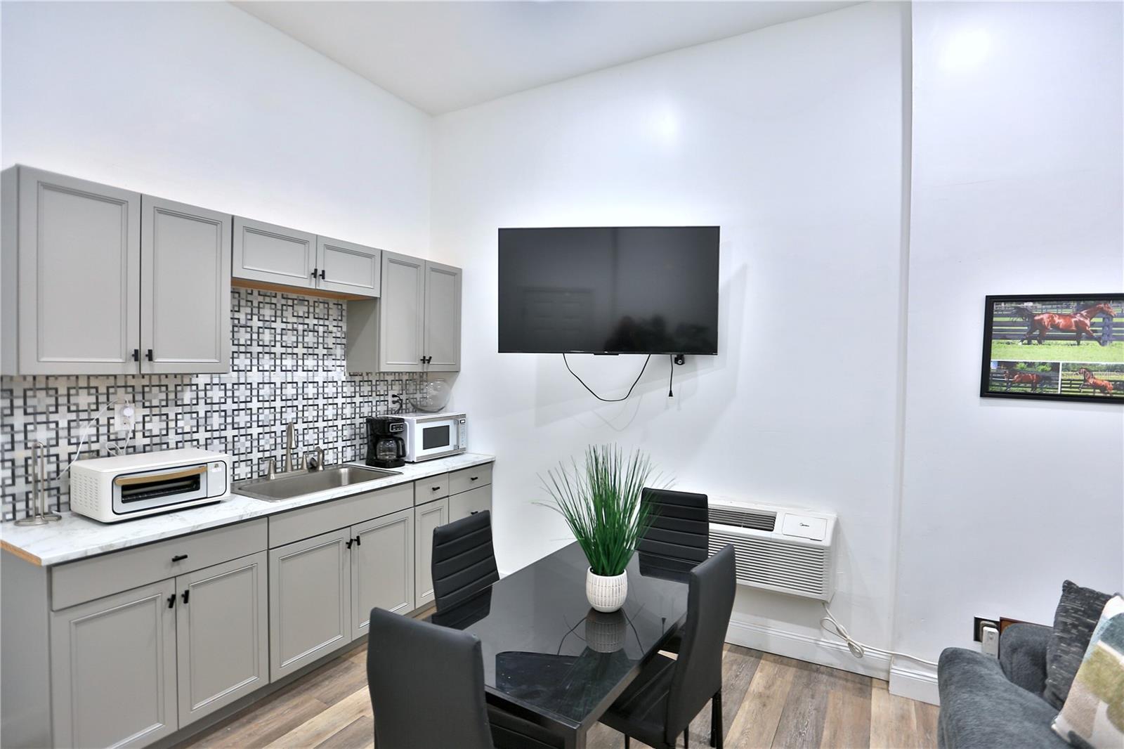 EMERALD MILE FARMS 10 - Residential