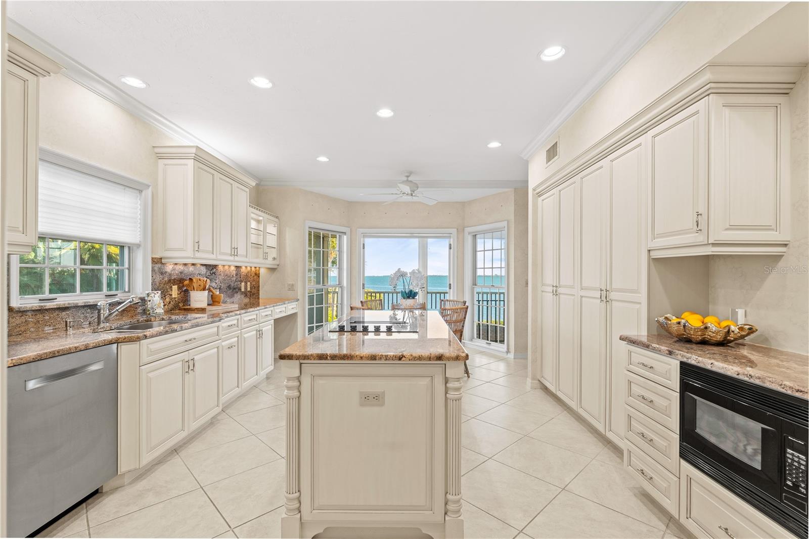 TIDY ISLAND PH II - Residential