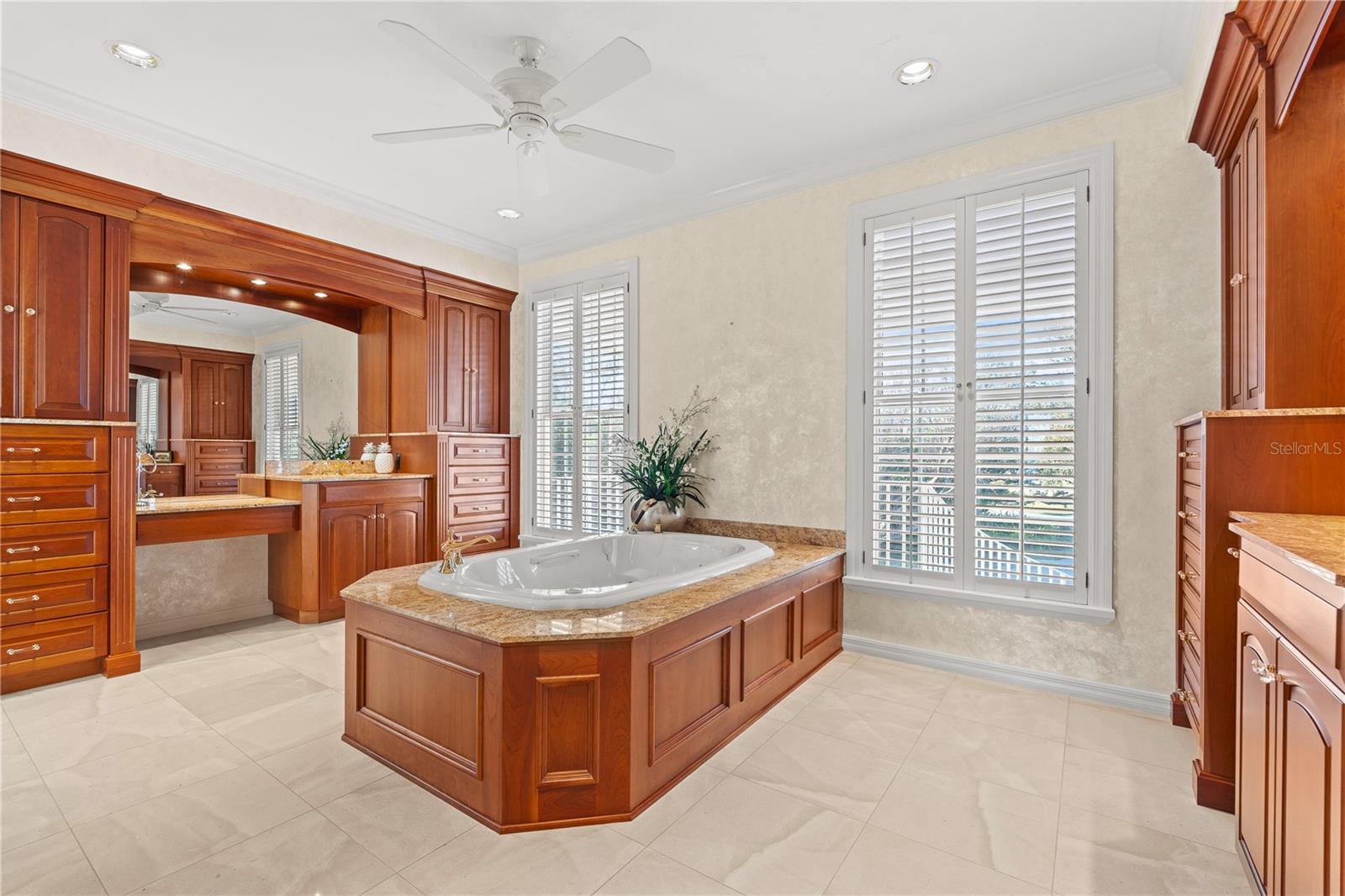 TIDY ISLAND PH II - Residential