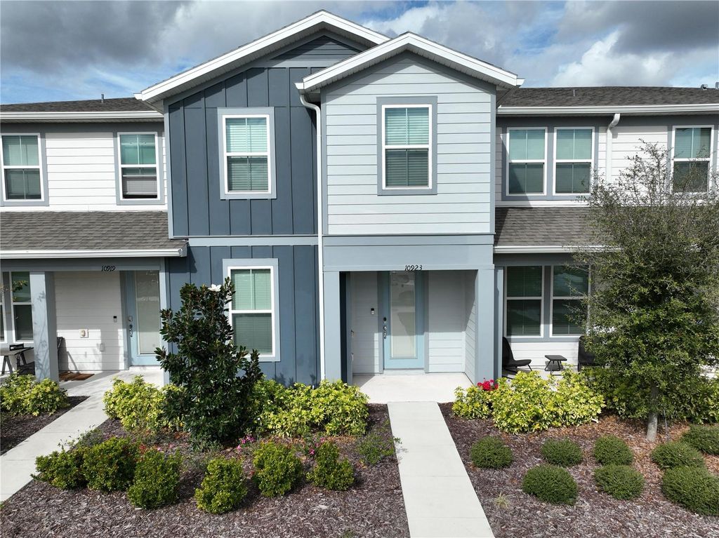 Photo of 10923 Leafshore Loop, Orlando, FL 32829 (MLS # S5142198)