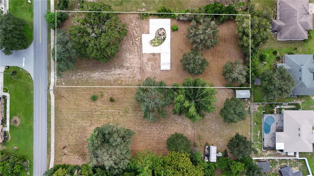 Photo of 2104 Peninsular Drive, Haines City, FL 33844 (MLS # L4965528)
