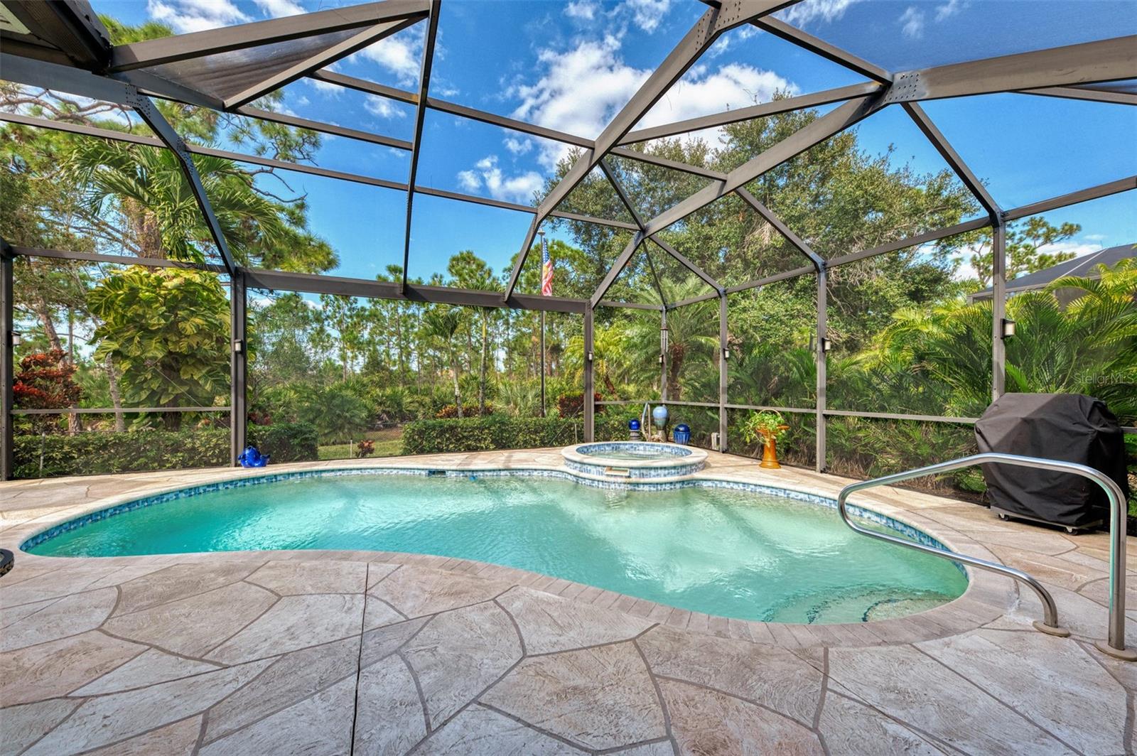 RIVERWOOD - Residential