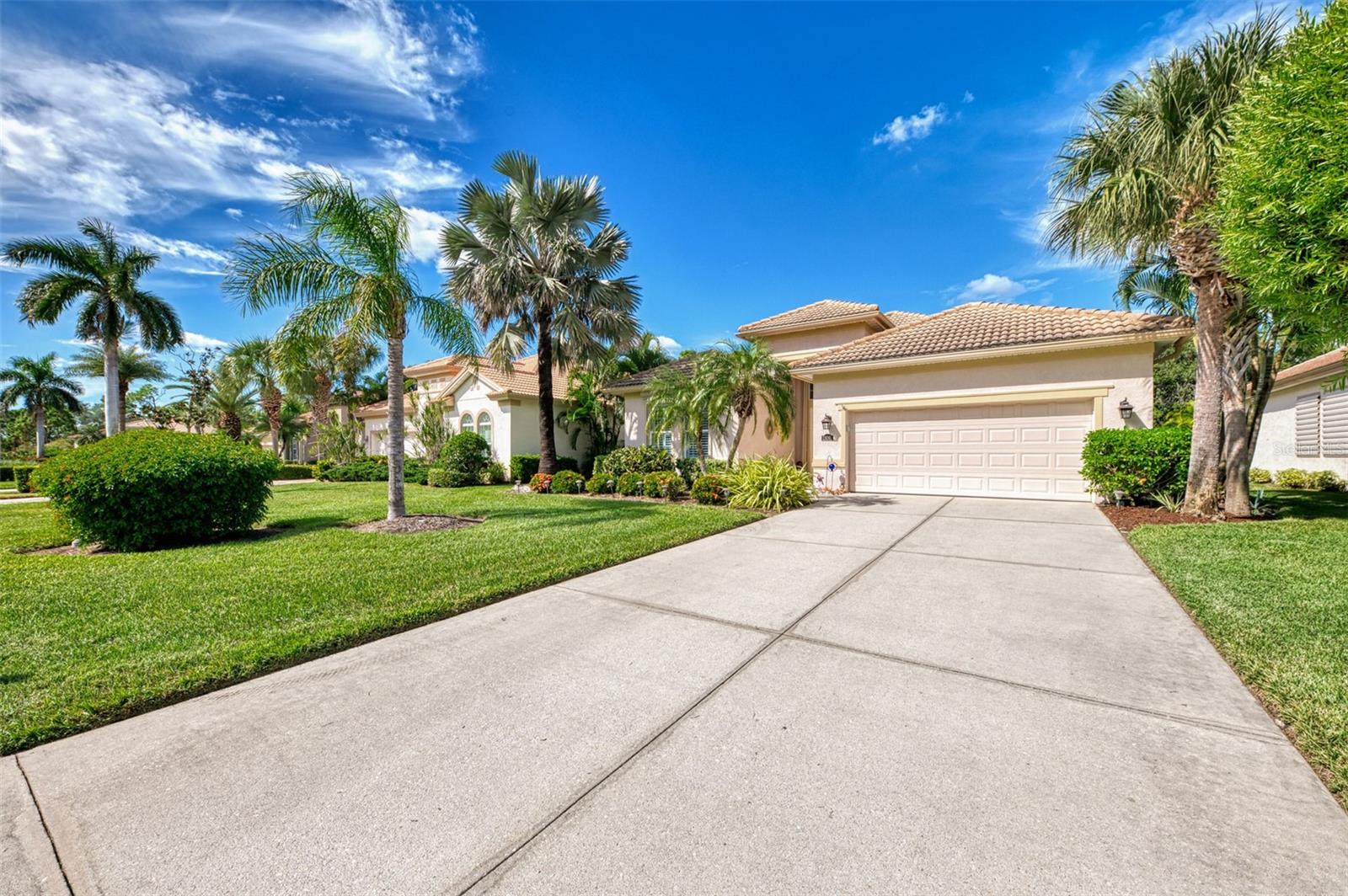 RIVERWOOD - Residential