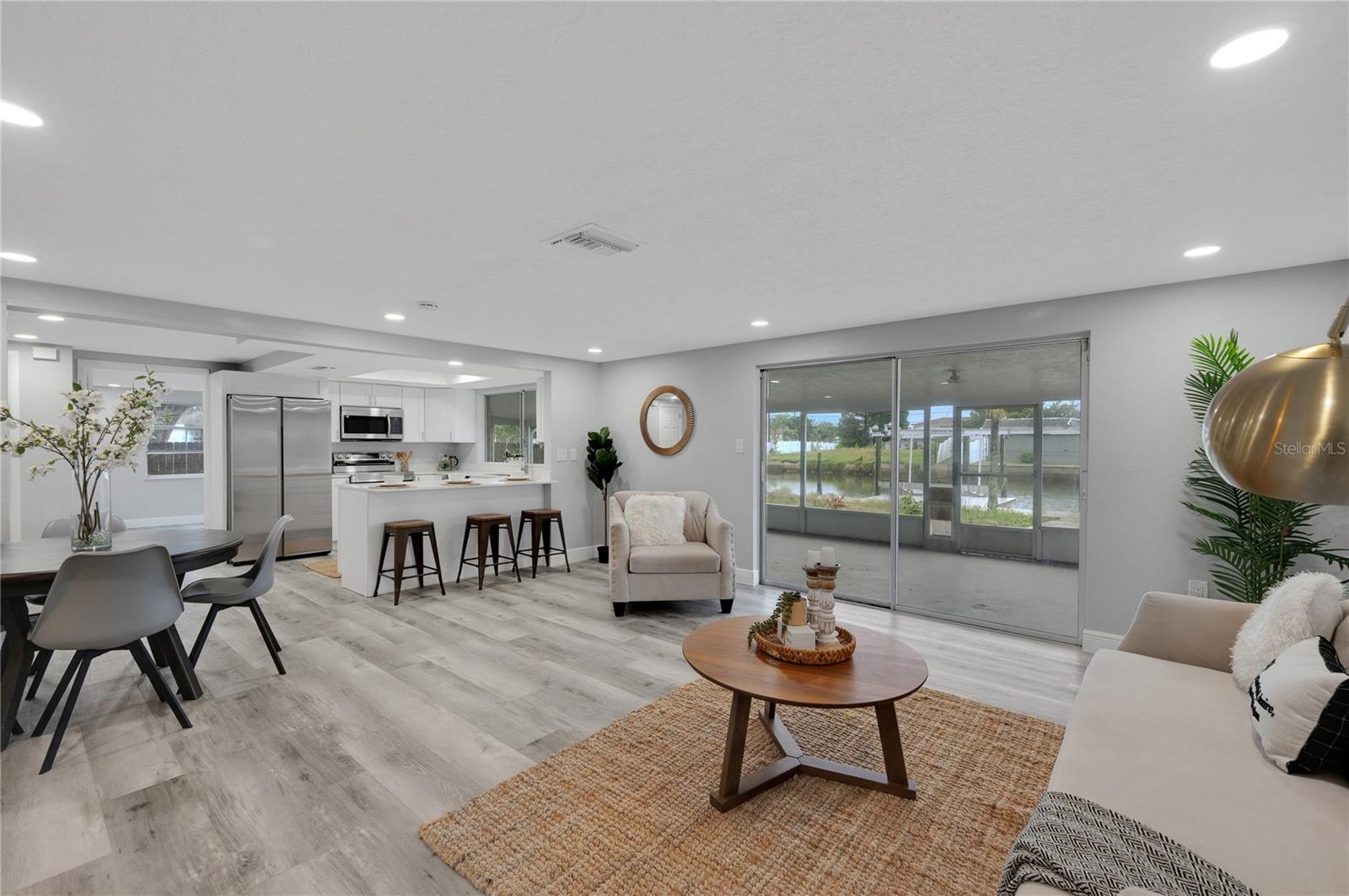 6914 HARBOR DRIVE