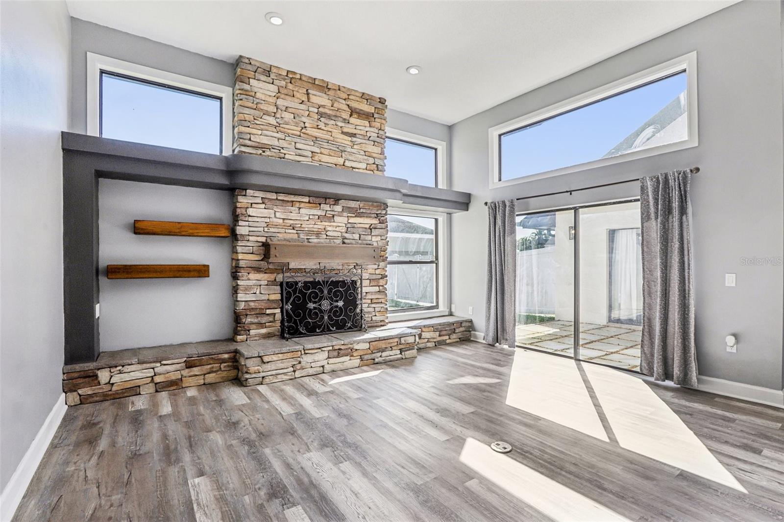 EMERALD CREEK - Residential