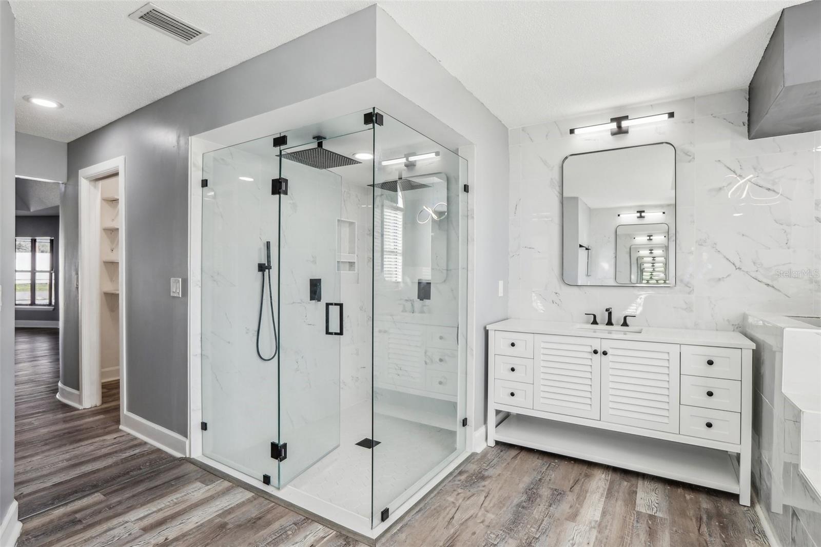 EMERALD CREEK - Residential