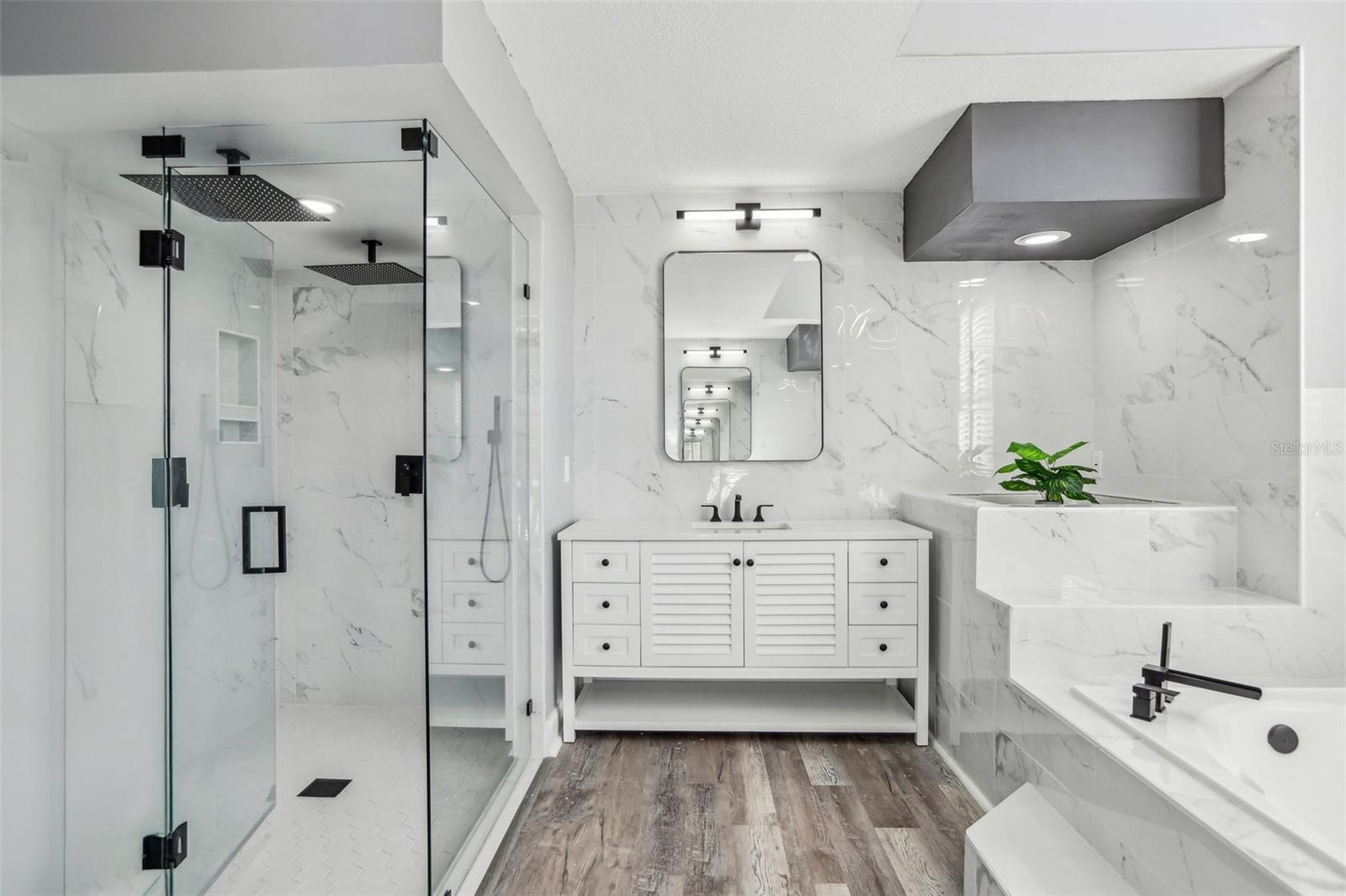 EMERALD CREEK - Residential