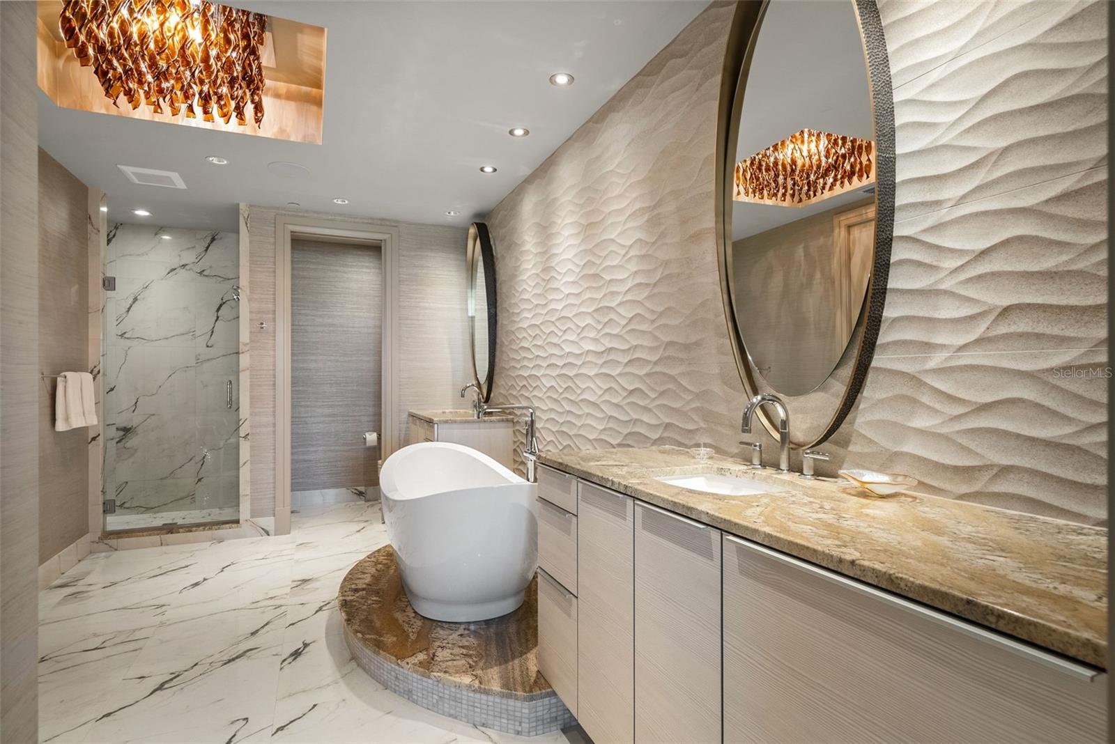 THE SAVOY ON PALM - Residential