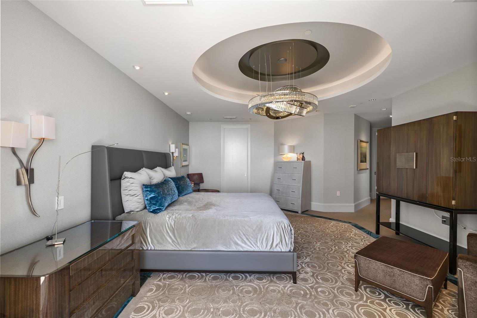 THE SAVOY ON PALM - Residential