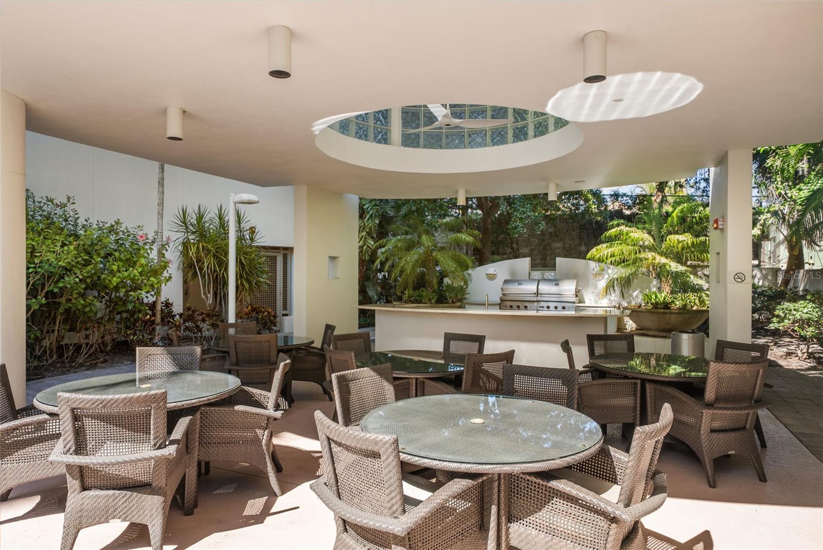THE SAVOY ON PALM - Residential