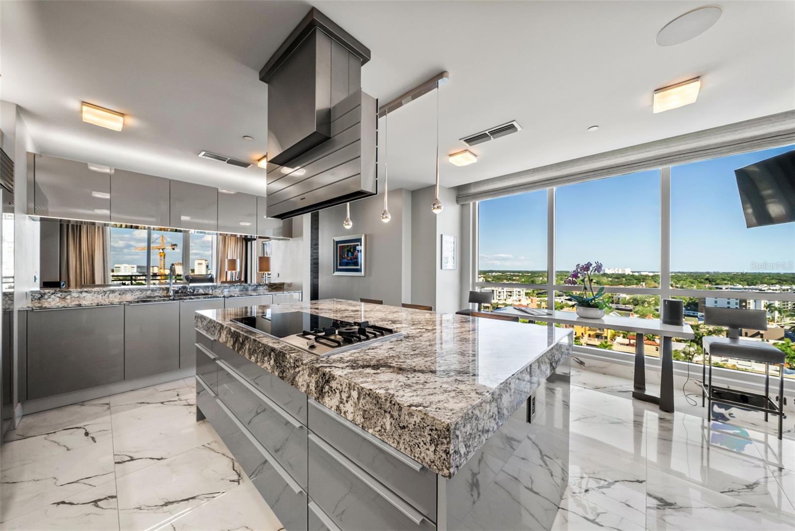 THE SAVOY ON PALM - Residential