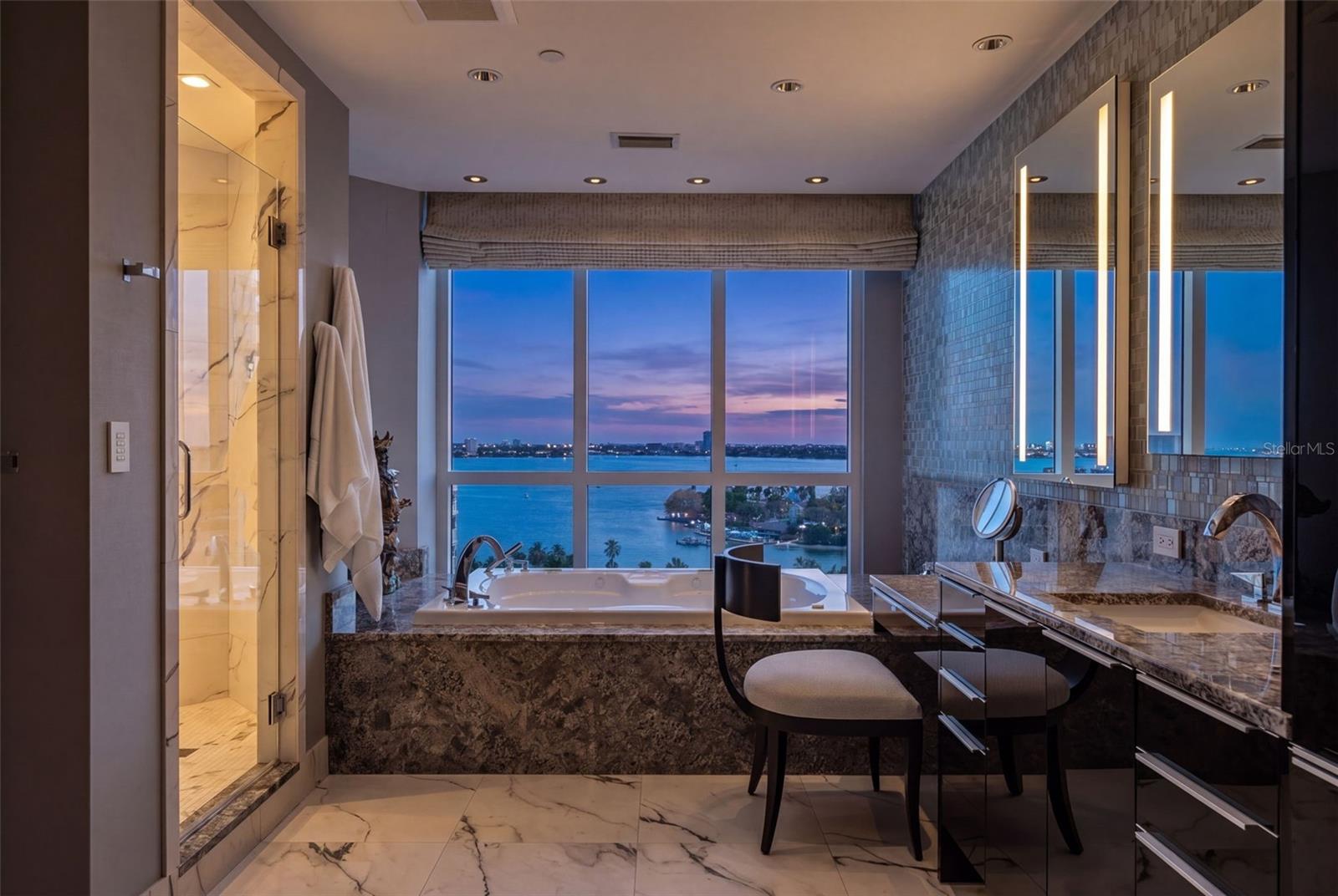 THE SAVOY ON PALM - Residential