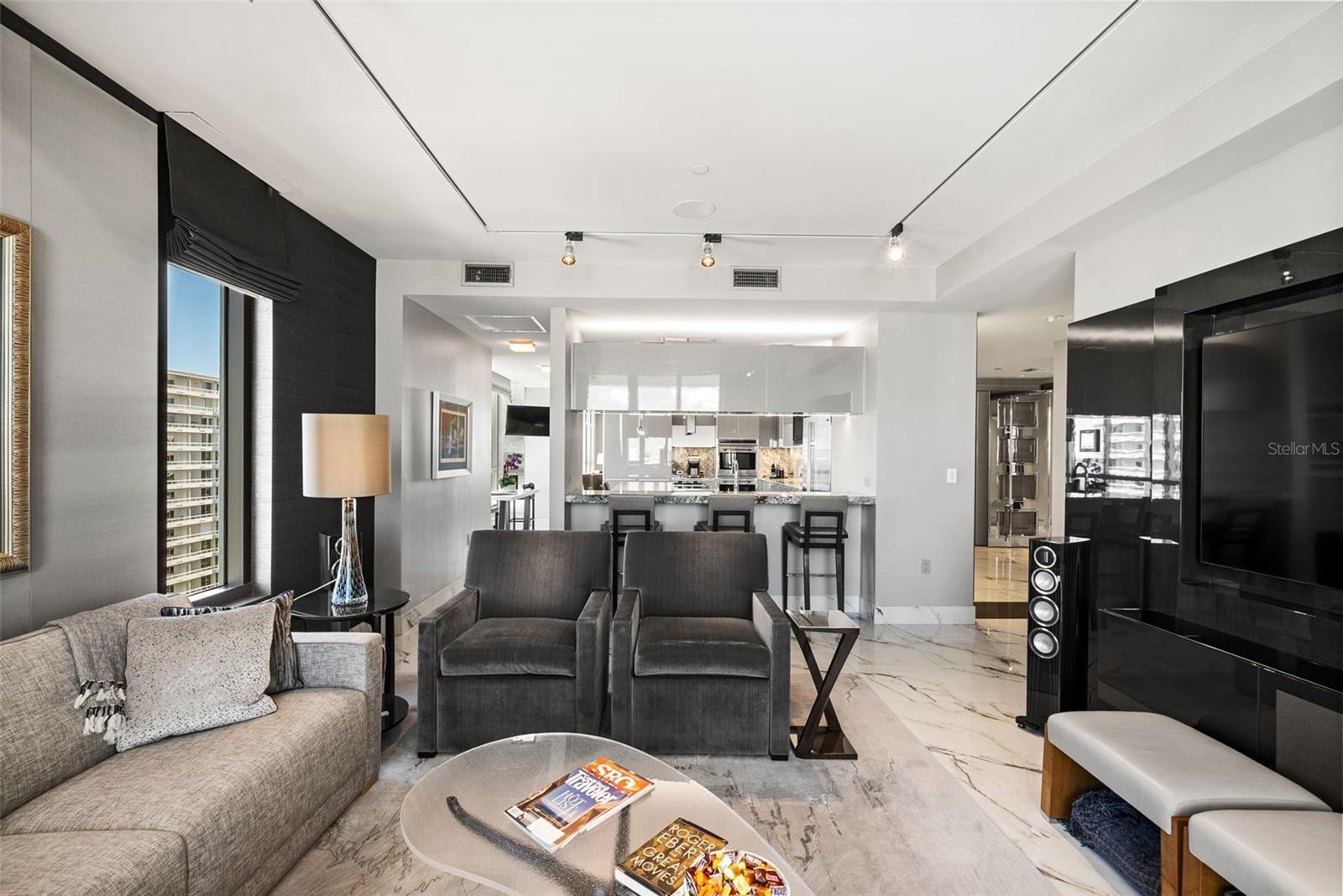 THE SAVOY ON PALM - Residential