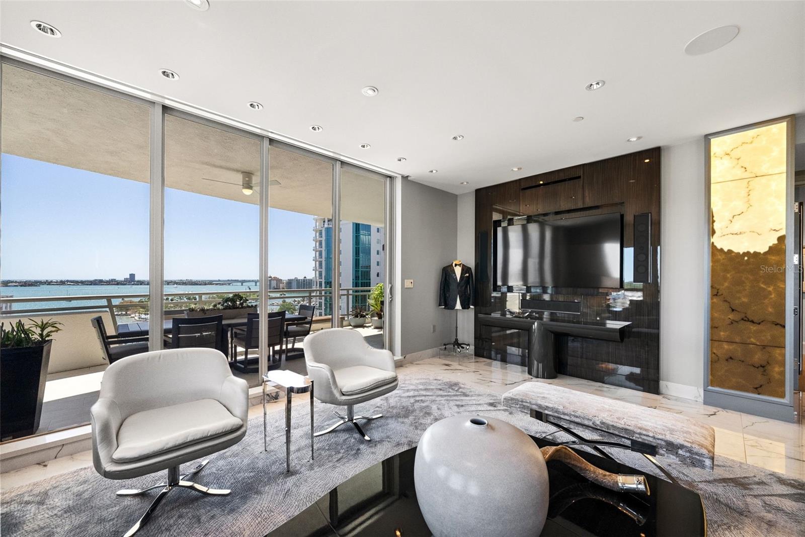 THE SAVOY ON PALM - Residential