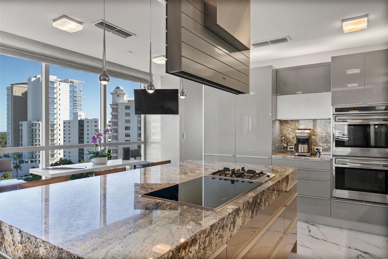 THE SAVOY ON PALM - Residential