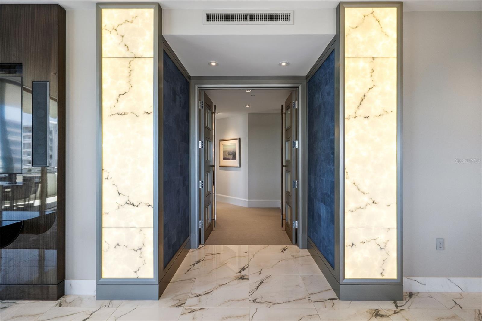 THE SAVOY ON PALM - Residential