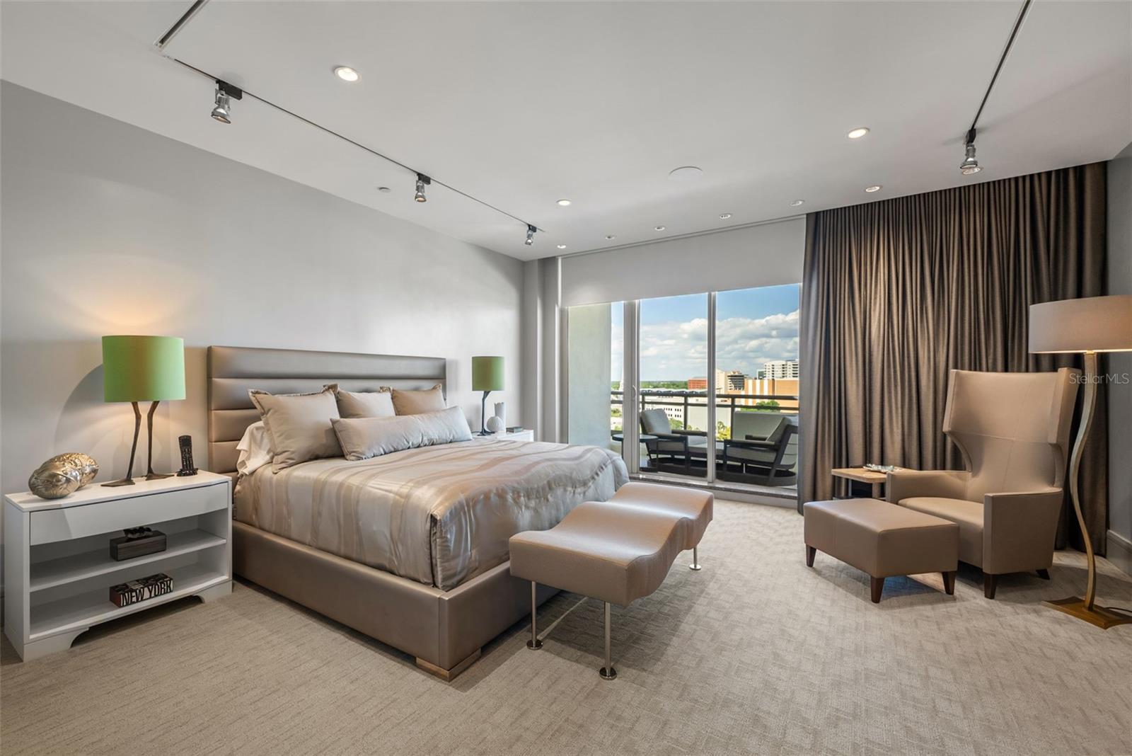 THE SAVOY ON PALM - Residential