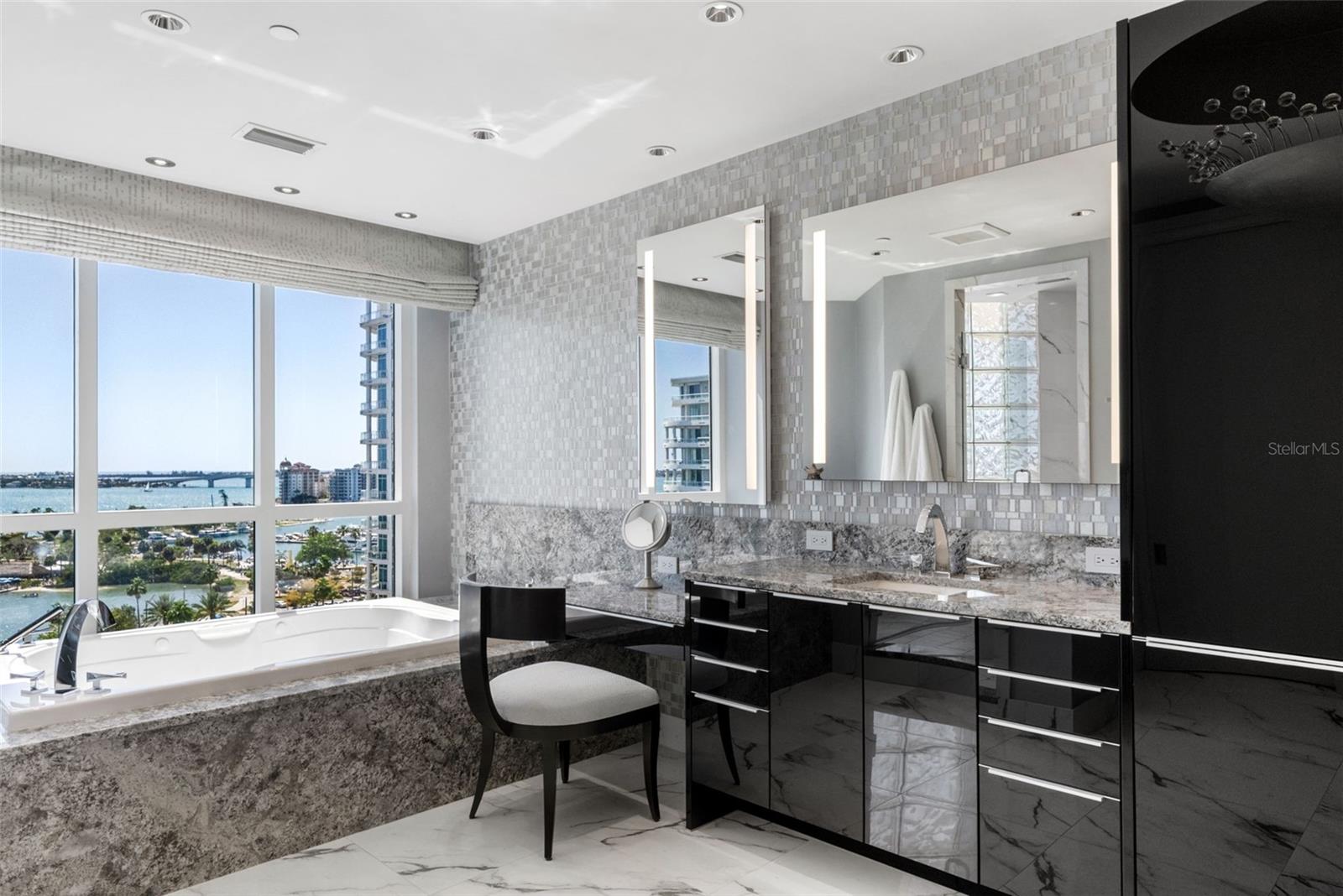 THE SAVOY ON PALM - Residential