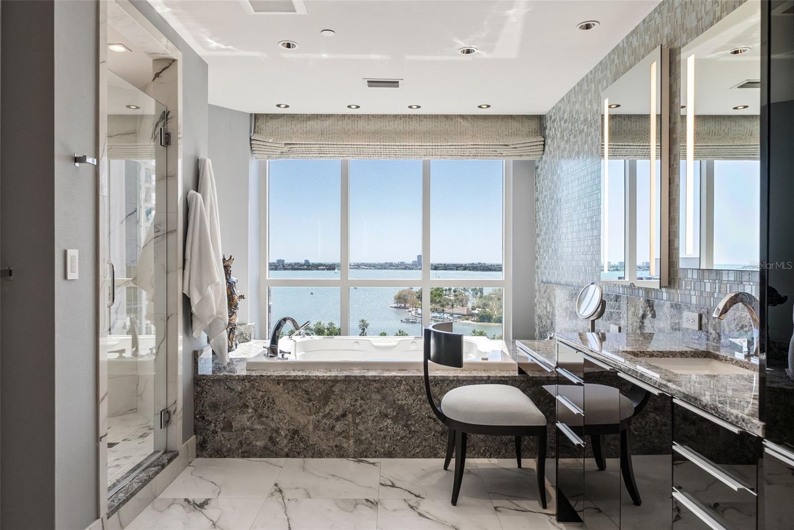 THE SAVOY ON PALM - Residential