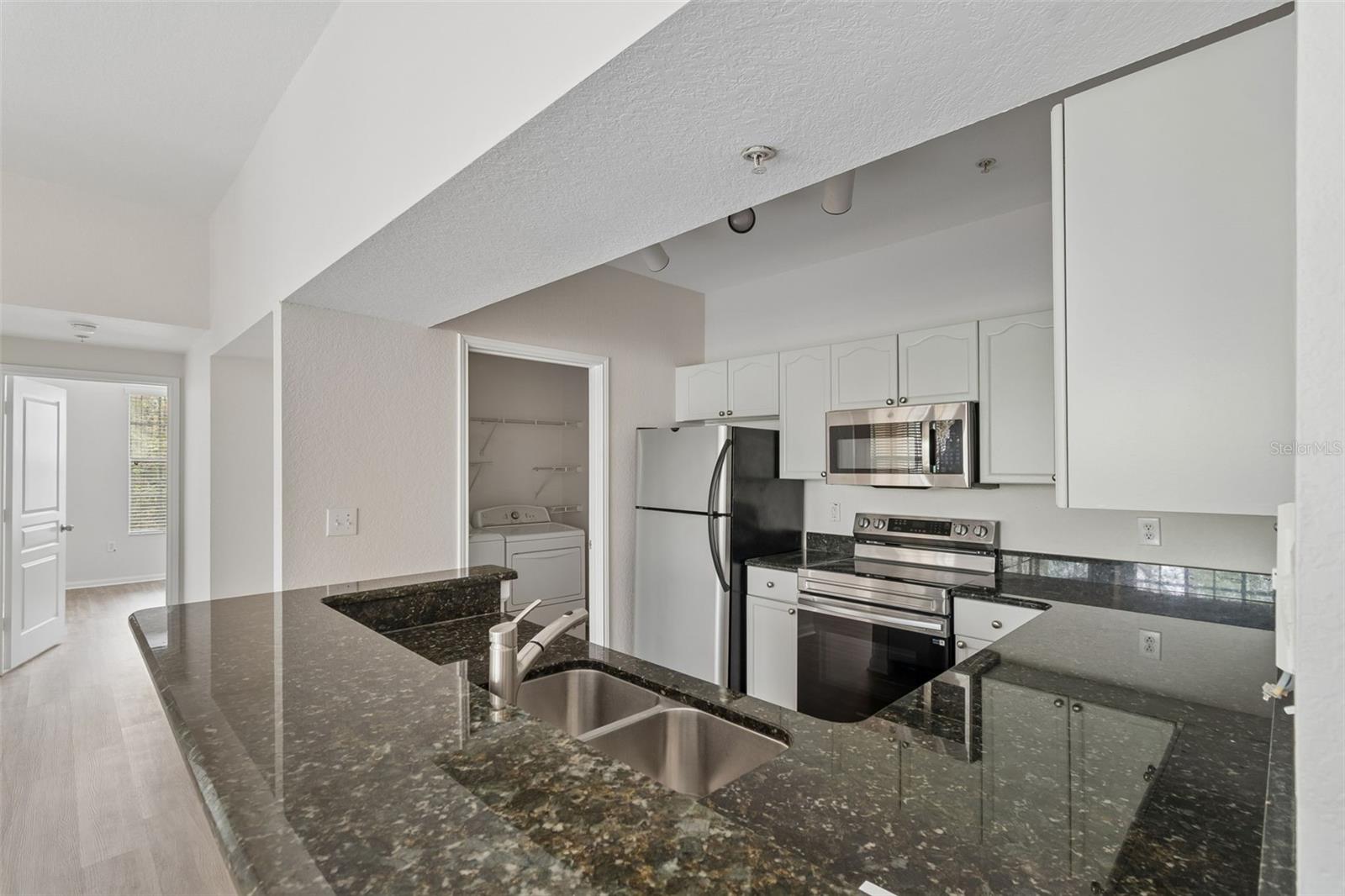 OXFORD PLACE AT TAMPA PALMS A - Residential Lease