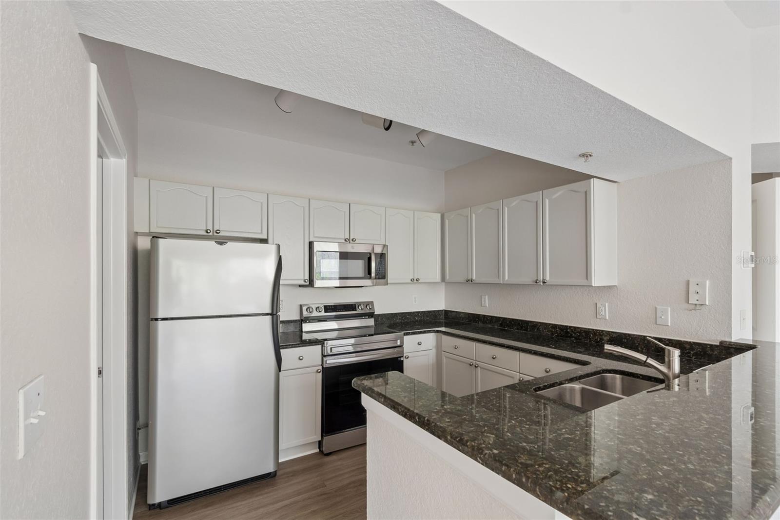 OXFORD PLACE AT TAMPA PALMS A - Residential Lease