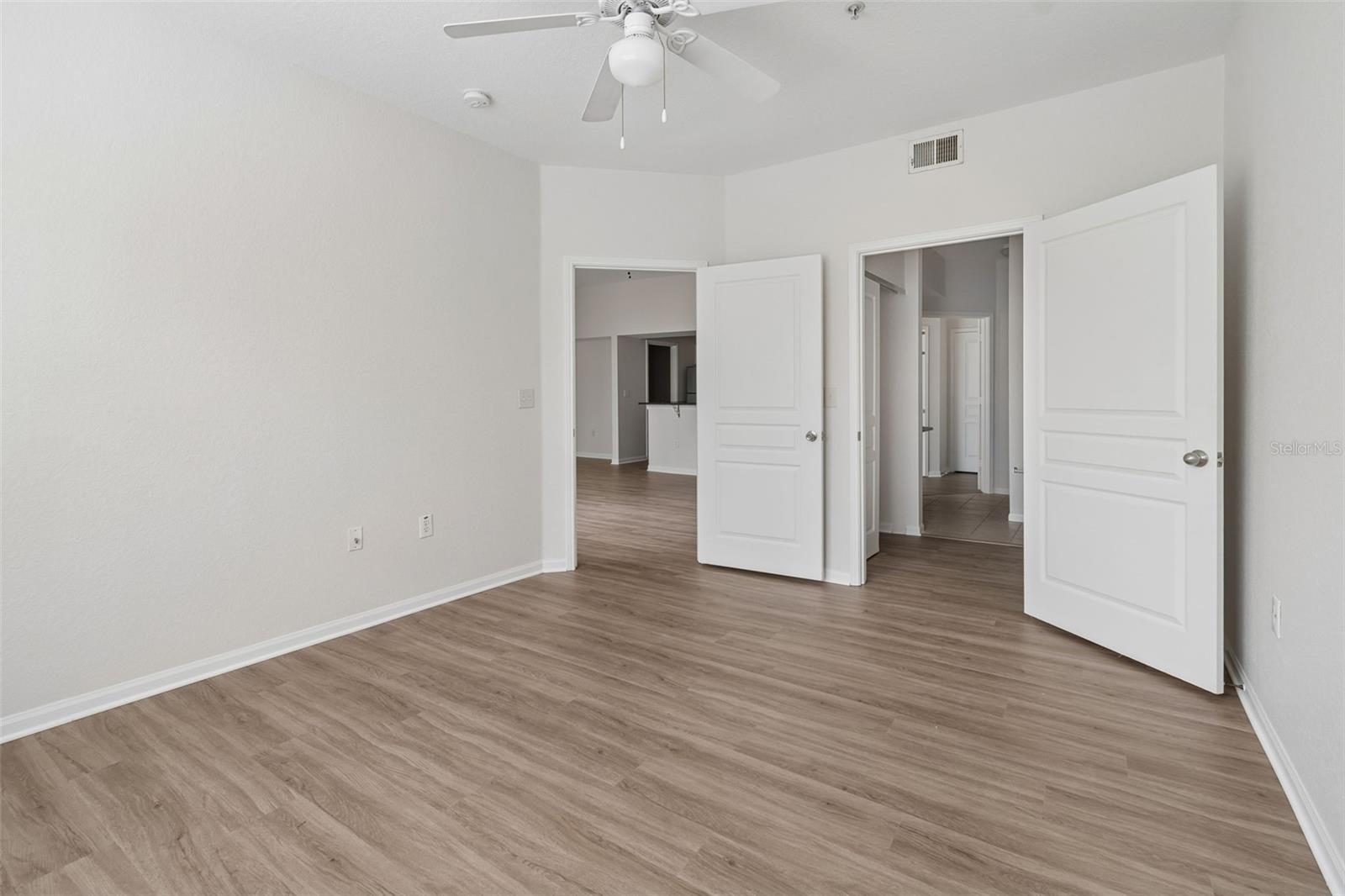 OXFORD PLACE AT TAMPA PALMS A - Residential Lease