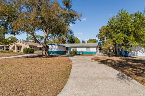 Photo of 2577 Granada Circle W, St Petersburg, FL 33712 (MLS # O6373593)
