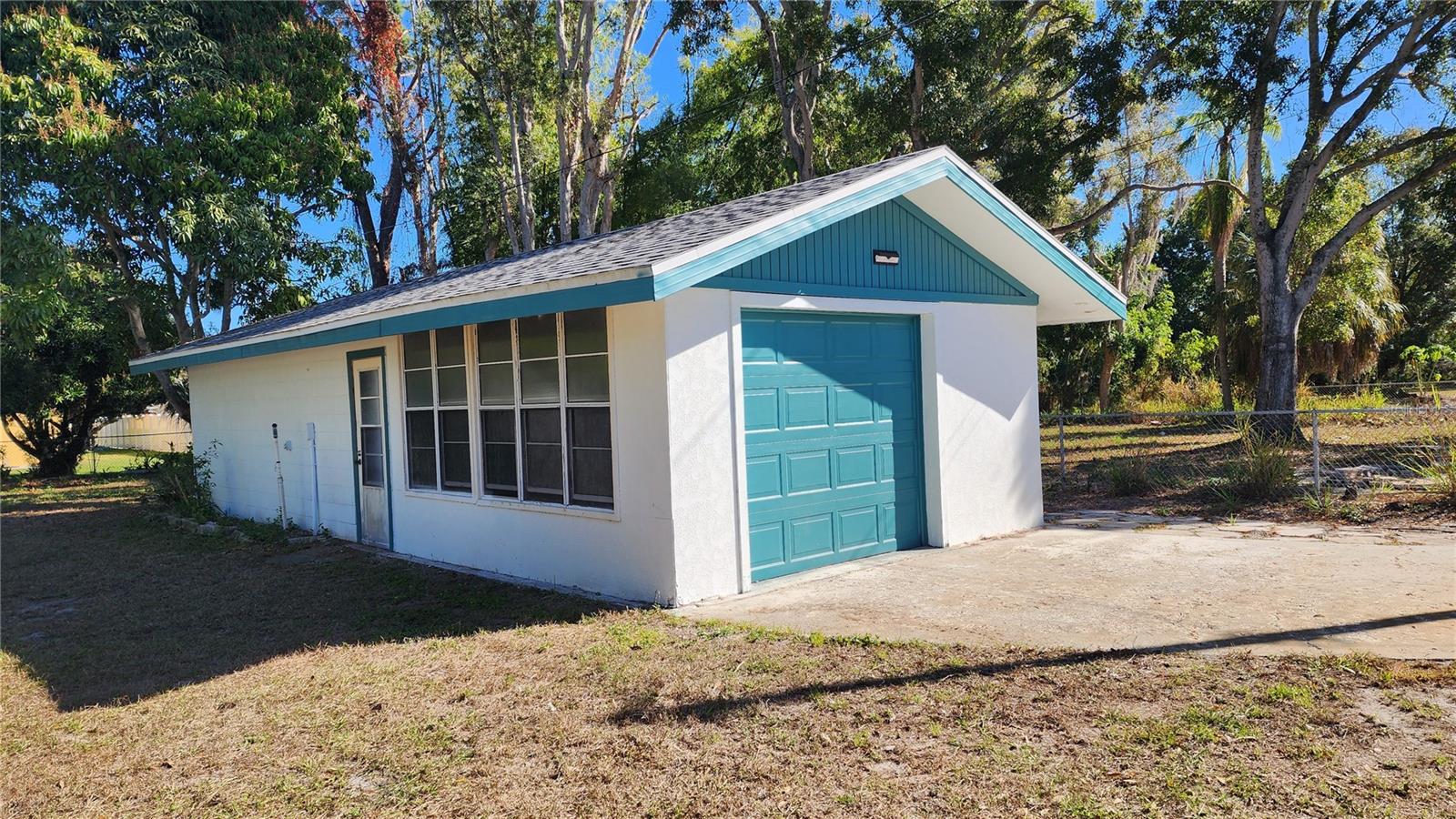 LAKEWOOD ESTATES - Residential