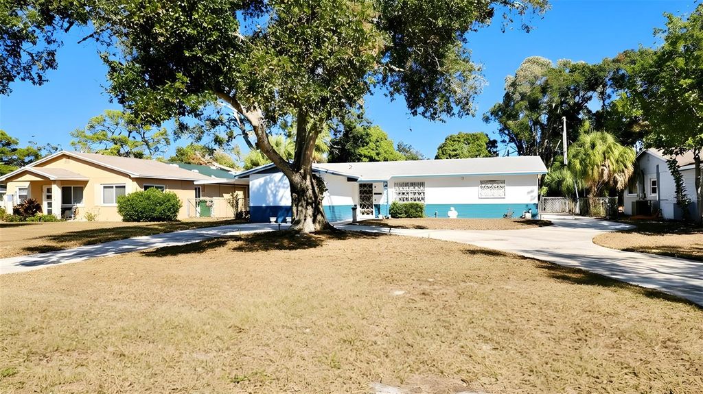 Photo of 2577 Granada Circle W, St Petersburg, FL 33712 (MLS # O6373593)