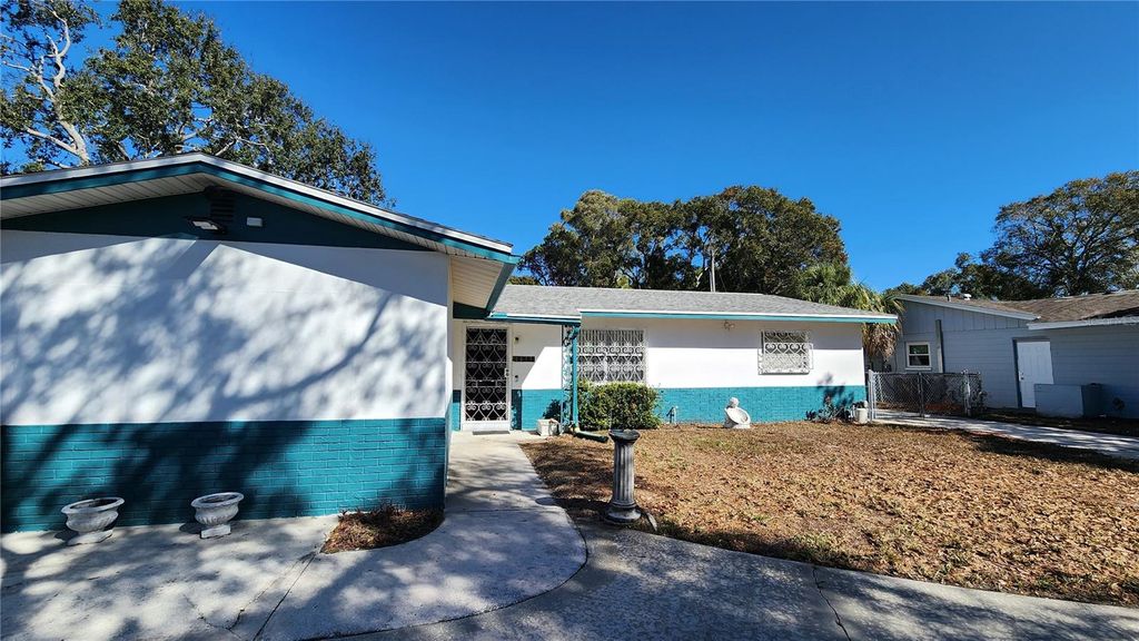 Photo of 2577 Granada Circle W, St Petersburg, FL 33712 (MLS # O6373593)