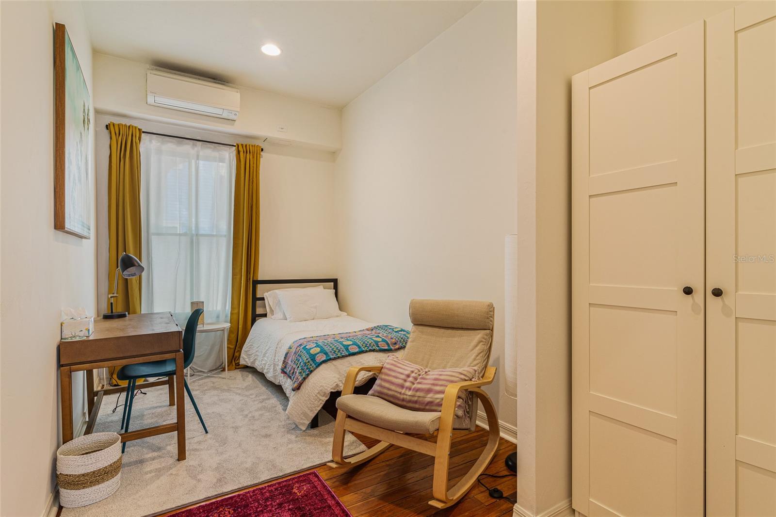 DOIG ROBERTSON - Commercial Lease