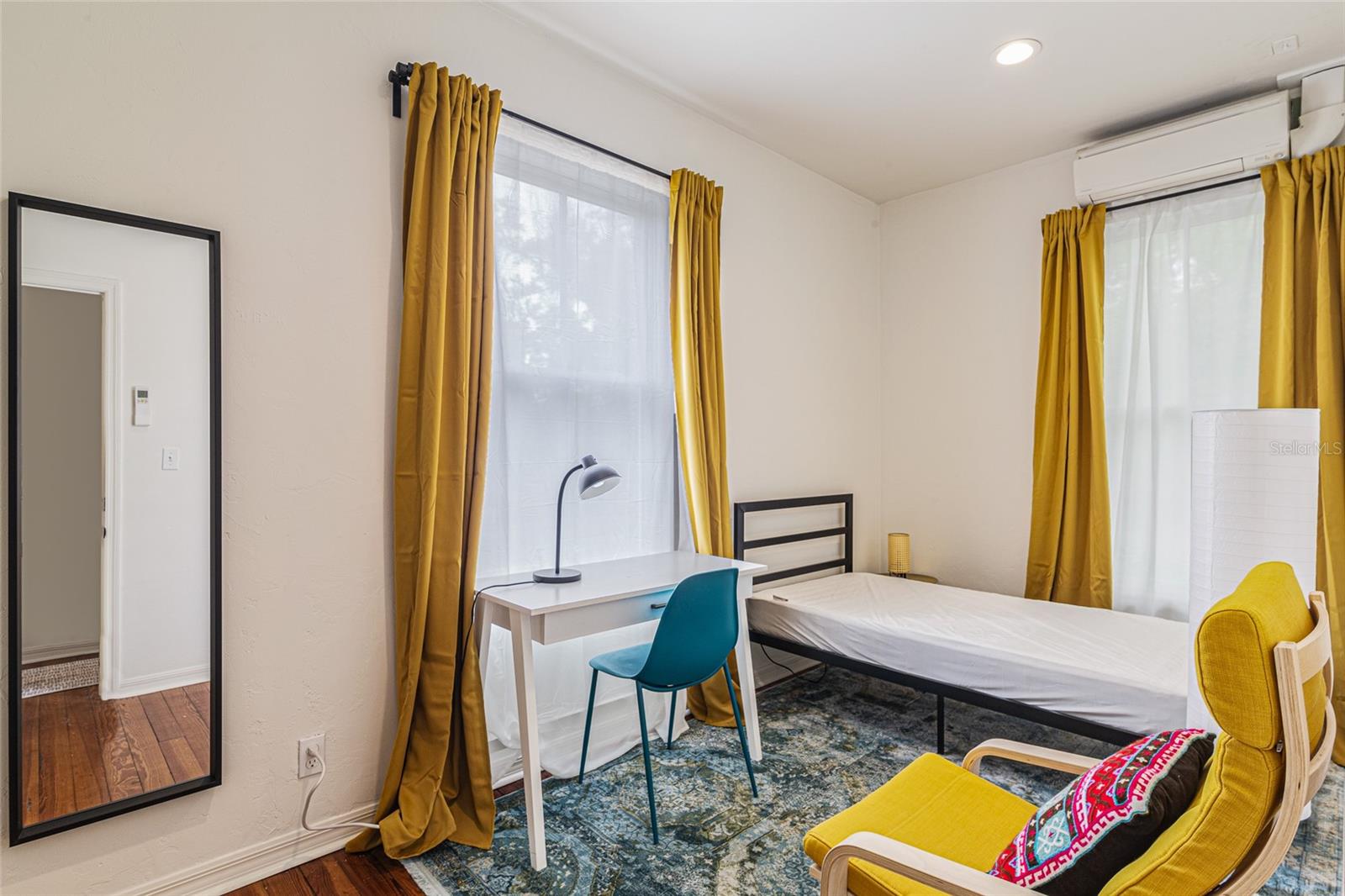 DOIG ROBERTSON - Commercial Lease