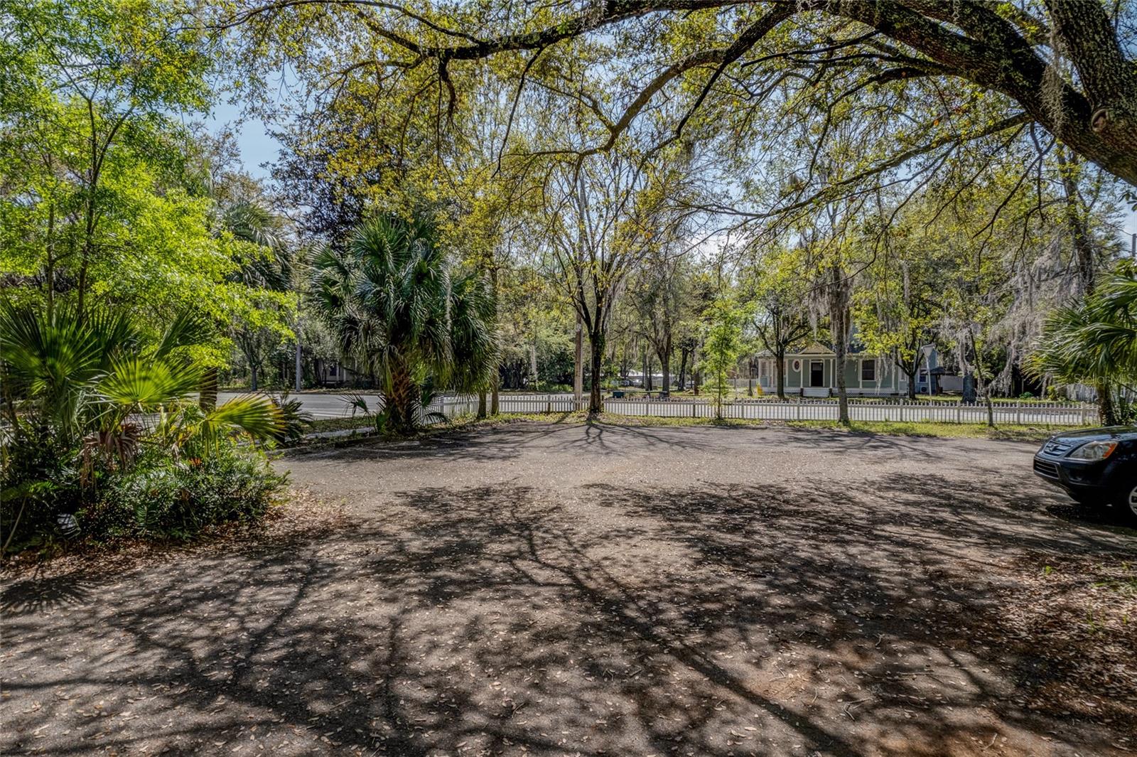 DOIG ROBERTSON - Commercial Lease