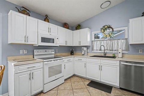 Tiny photo for 25049 Navel Avenue, Leesburg, FL 34748 (MLS # G5112859)