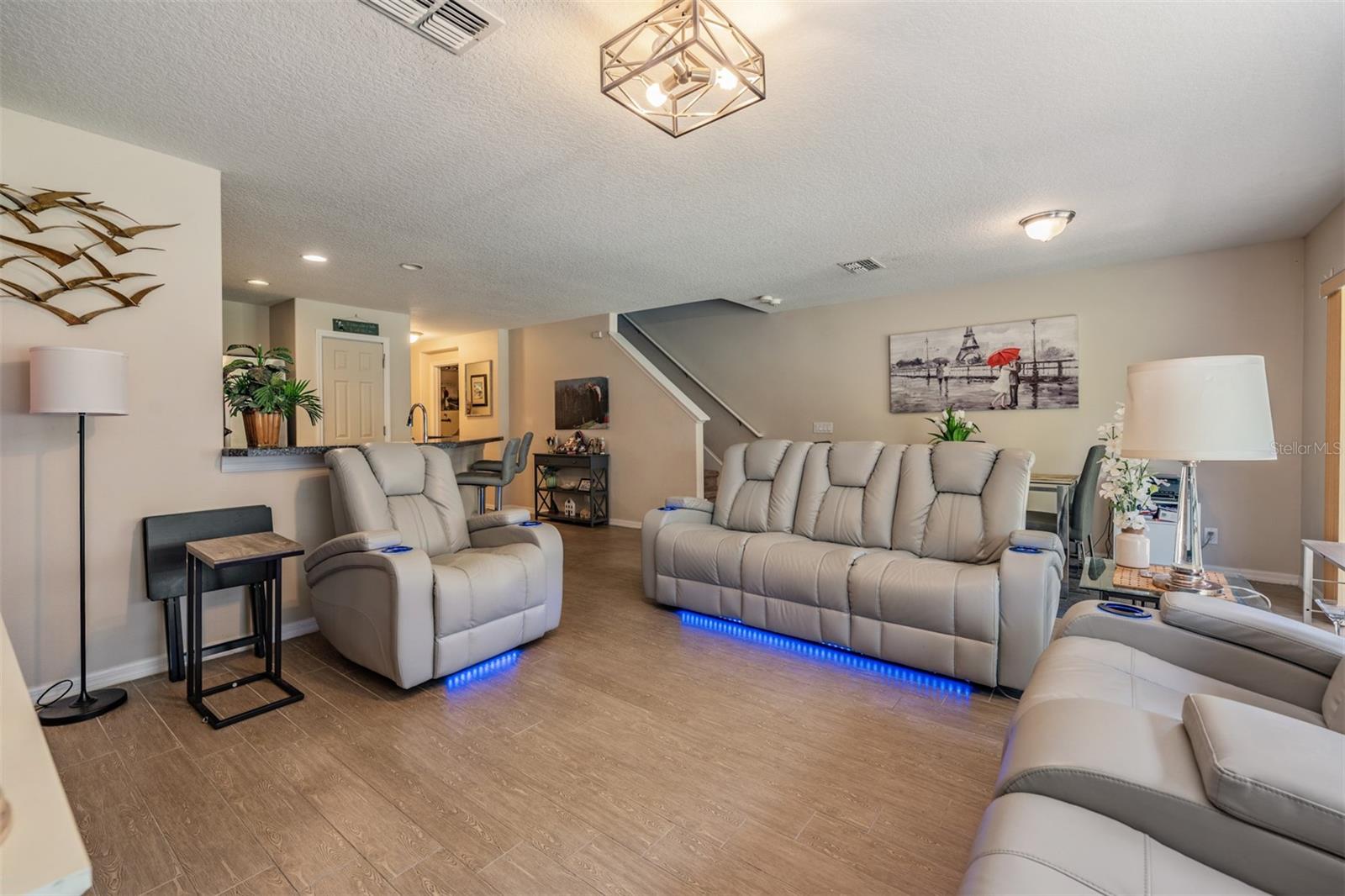 WEDGEWOOD TWNHMS - Residential