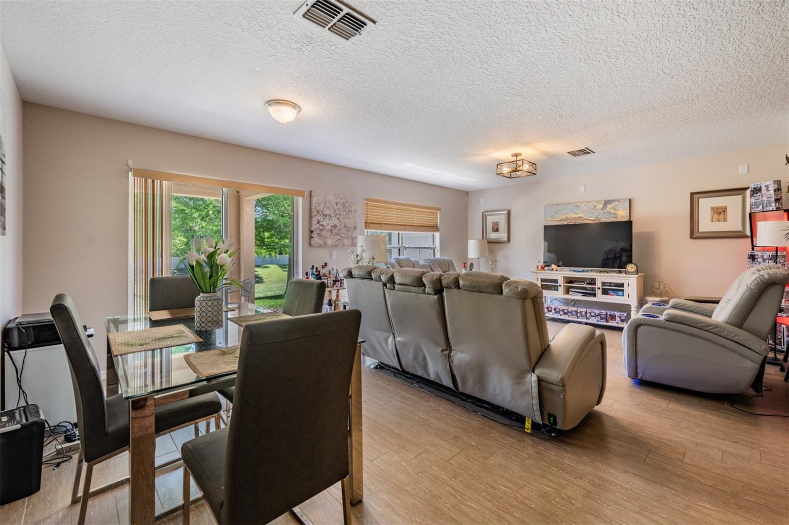 WEDGEWOOD TWNHMS - Residential