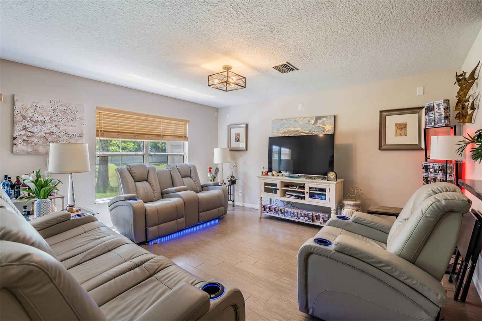 WEDGEWOOD TWNHMS - Residential