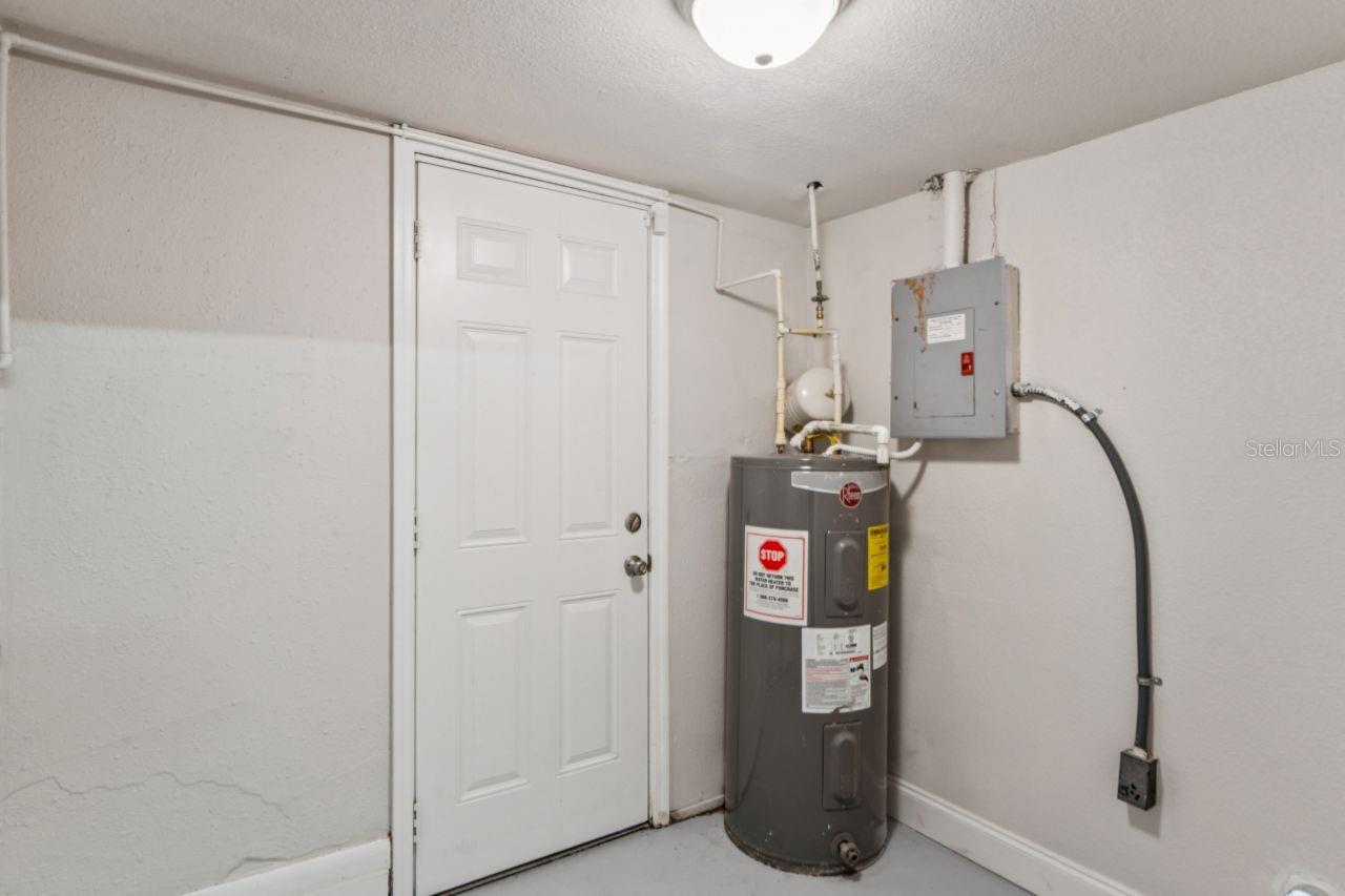 HIGHLAND TERRACE MANOR - Residential