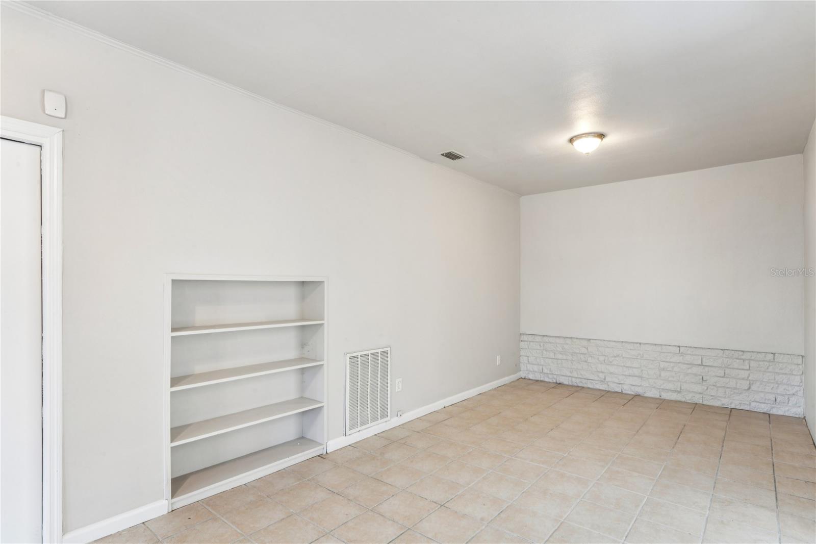 HIGHLAND TERRACE MANOR - Residential