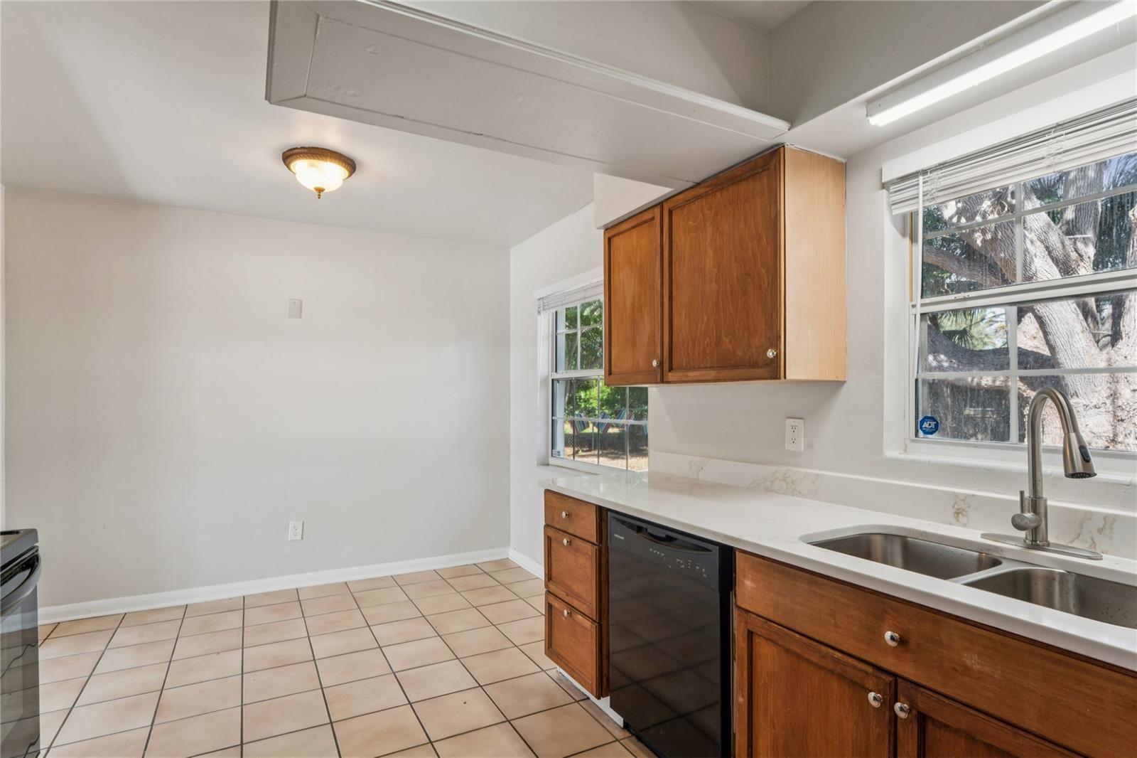 HIGHLAND TERRACE MANOR - Residential