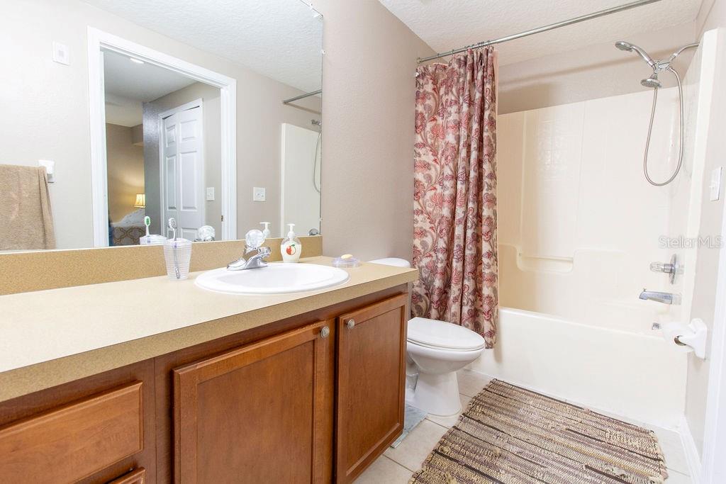 VILLAGES OF BLOOMINGDALE CONDO 6 - Residential