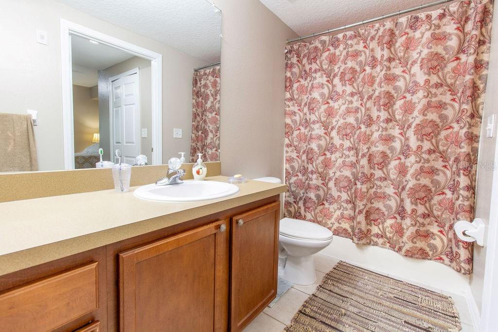 VILLAGES OF BLOOMINGDALE CONDO 6 - Residential