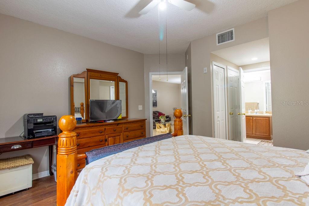 VILLAGES OF BLOOMINGDALE CONDO 6 - Residential