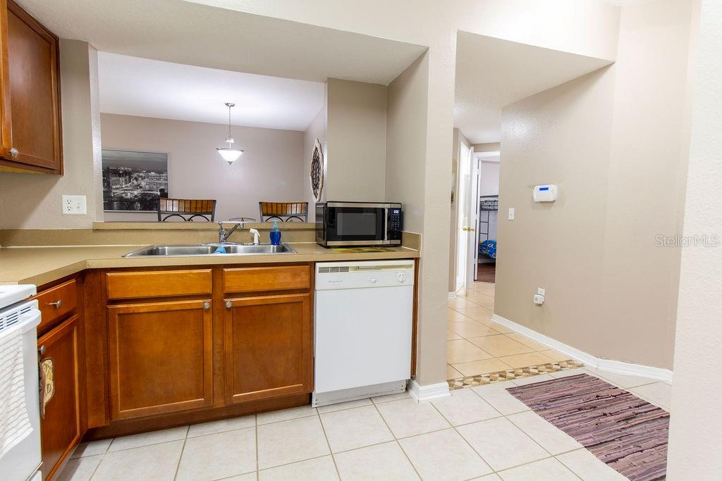 VILLAGES OF BLOOMINGDALE CONDO 6 - Residential